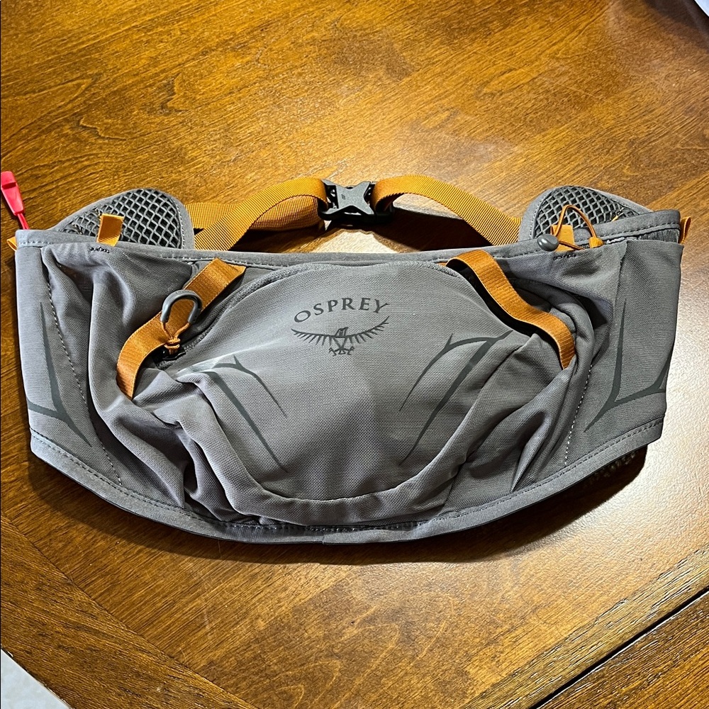 OSPREY Women's Belt Bag in Gray and Orange